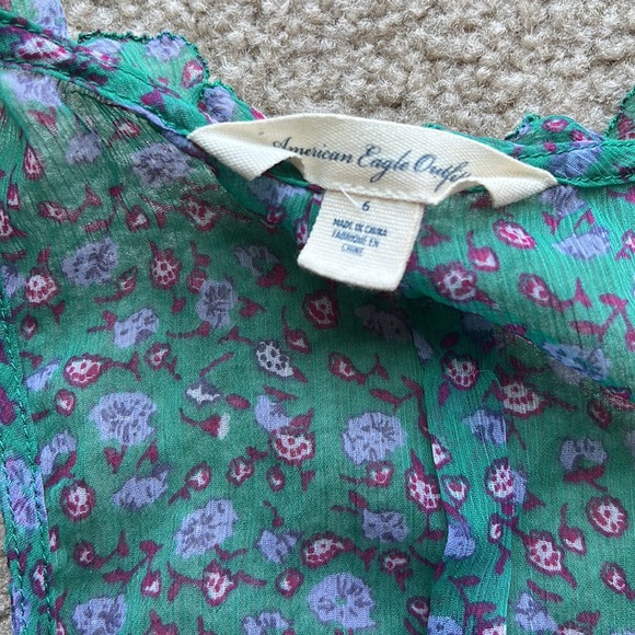 American Eagle Lightweight Sheer Floral Tank Top - Picture 3 of 6